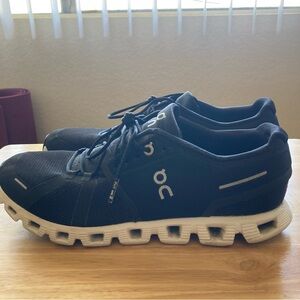 On Men’s Cloud 5 Athletic Shoes Black Size 8.5